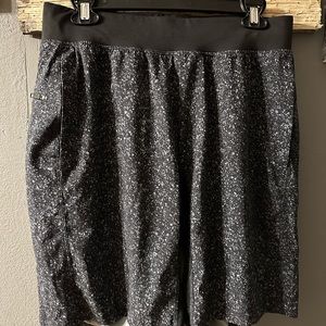 Lululemon T.H.E. Short 9" Linerless Medium inked light cast black